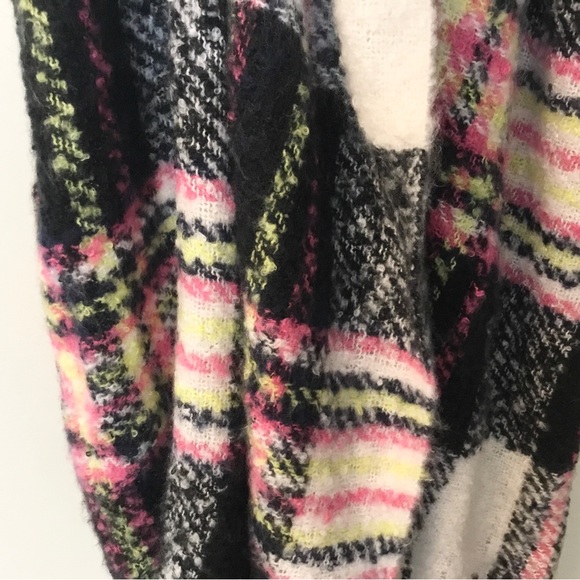 NWT BP Cozy Plaid Scarf with Tassels - Black/White/Pink/Yellow - Picture 4 of 5